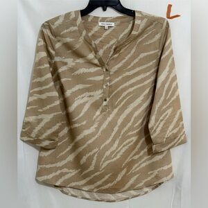 Tan 3/4 Sleeve Buttoned Blouse with Mandarin Collar